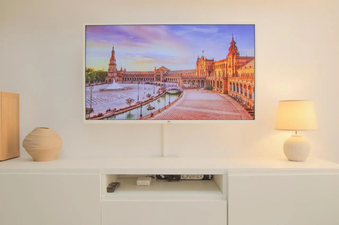 Modern Apt - Luxe Queen Bed - Walk To Isla Magica Sevilla