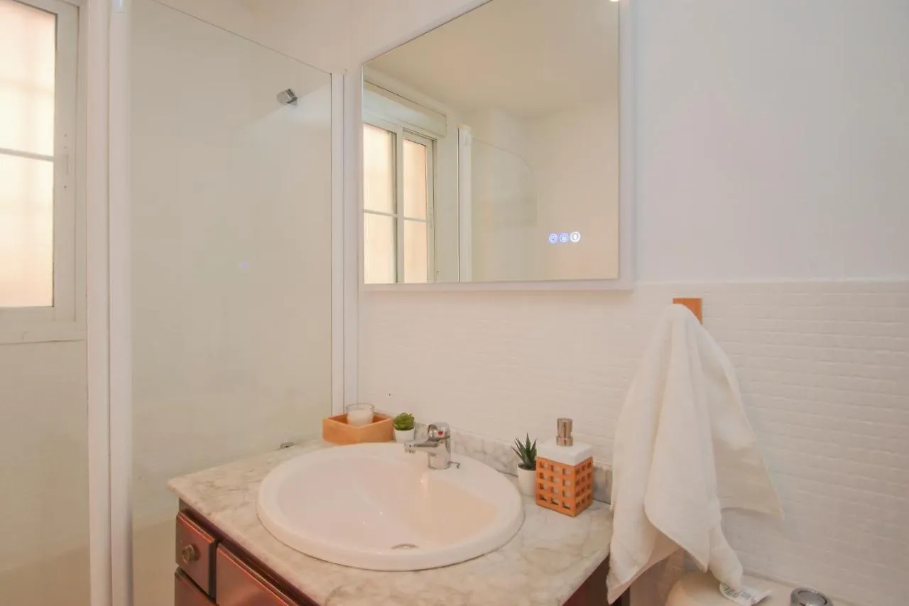 Modern Apt - Luxe Queen Bed - Walk To Isla Magica Seville
