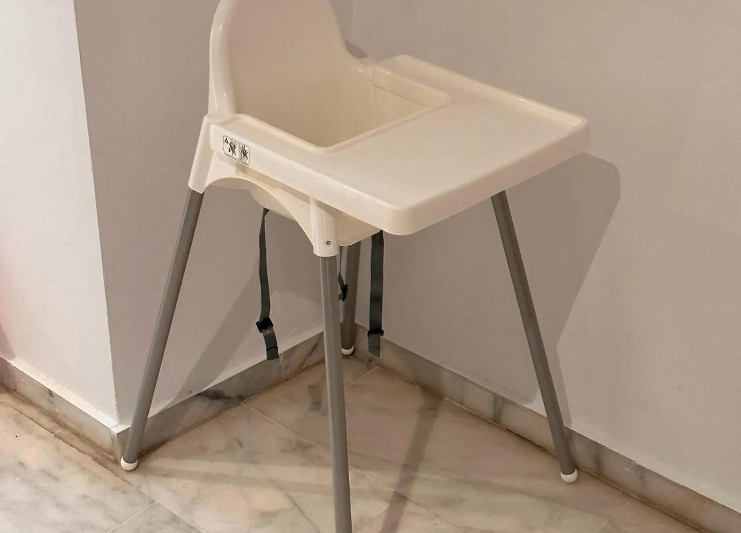 Modern Apt - Luxe Queen Bed - Walk To Isla Magica Seville 0*,  Spain