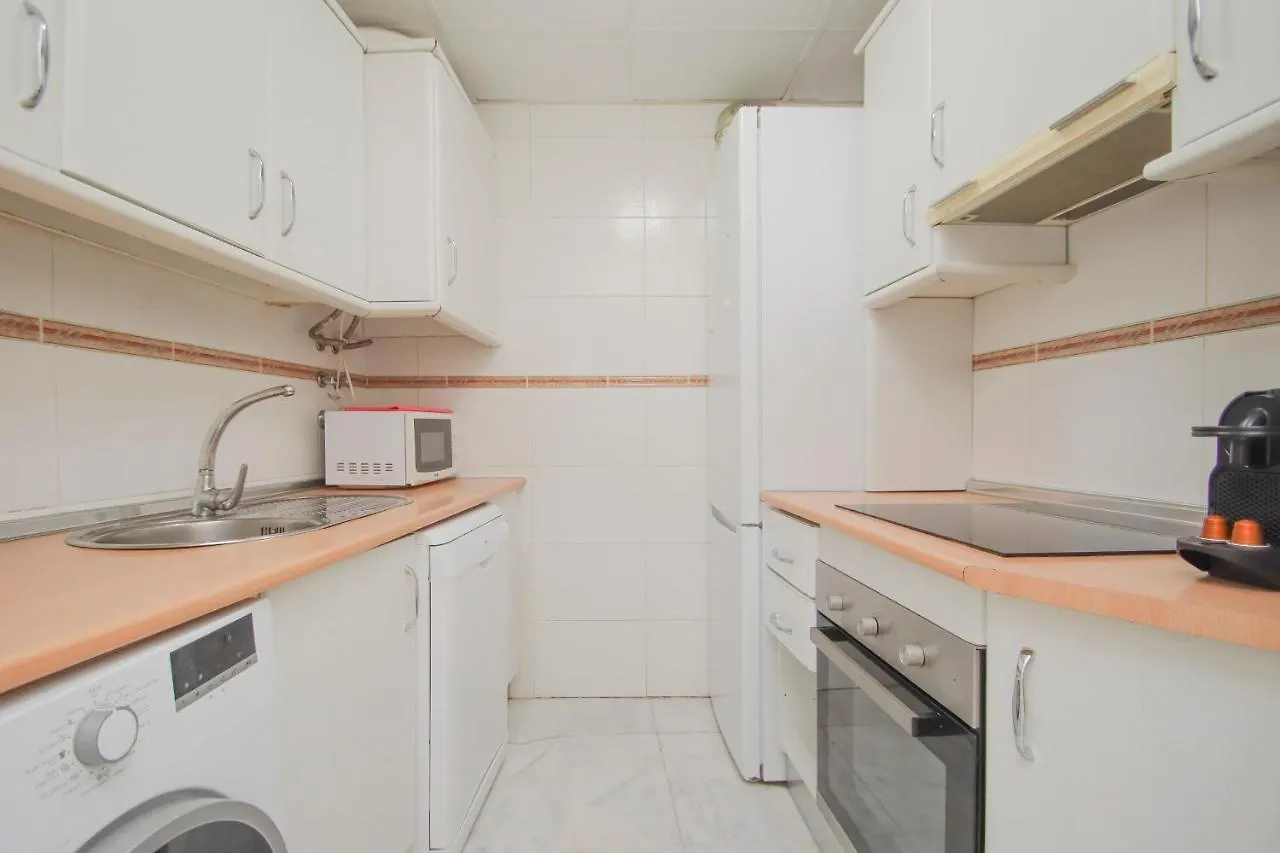 Apartment Modern Apt - Luxe Queen Bed - Walk To Isla Magica Sevilla